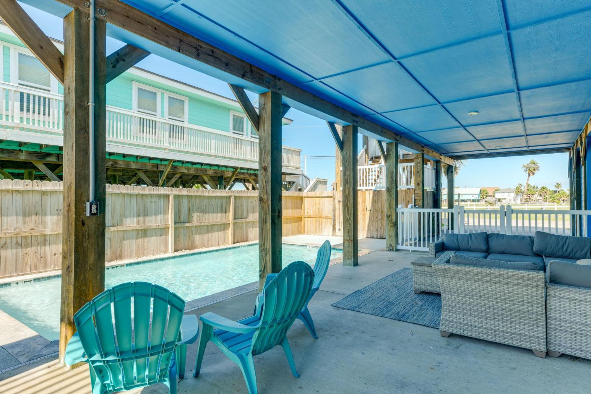 Trendy Port Aransas Home With Private Pool And Deck! Exterior photo