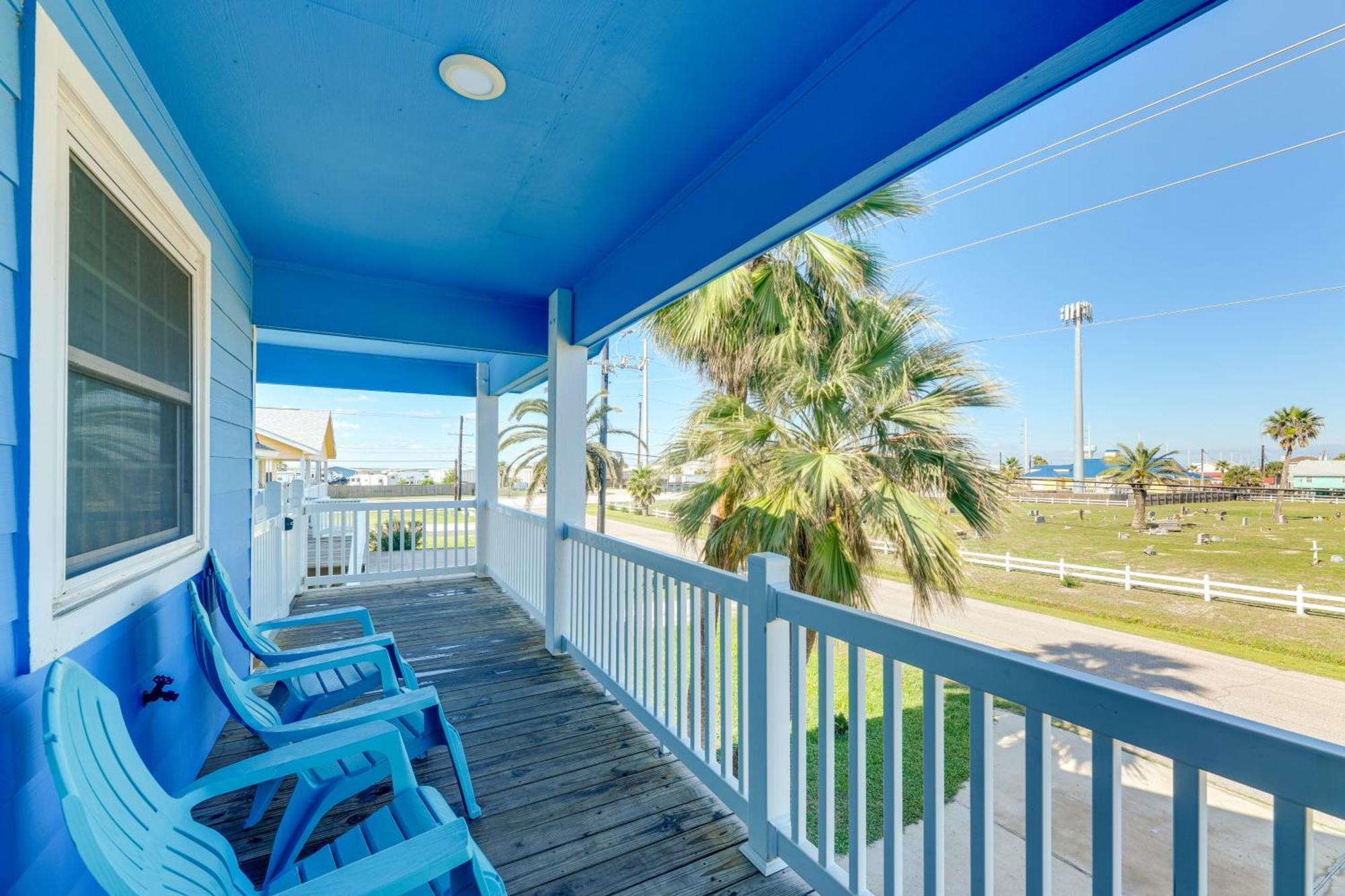 Trendy Port Aransas Home With Private Pool And Deck! Exterior photo